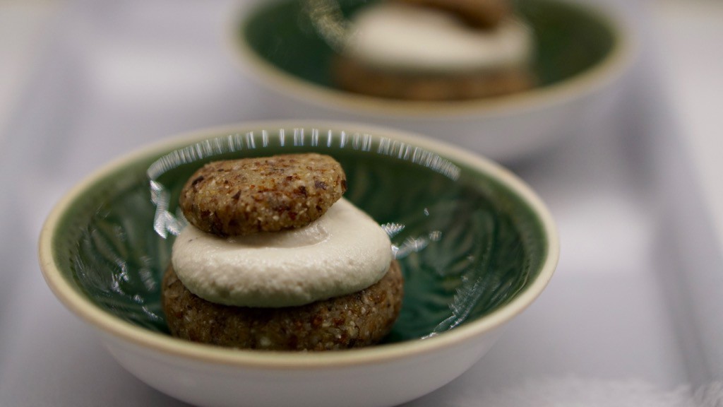 Raw semla med cashewgrädde